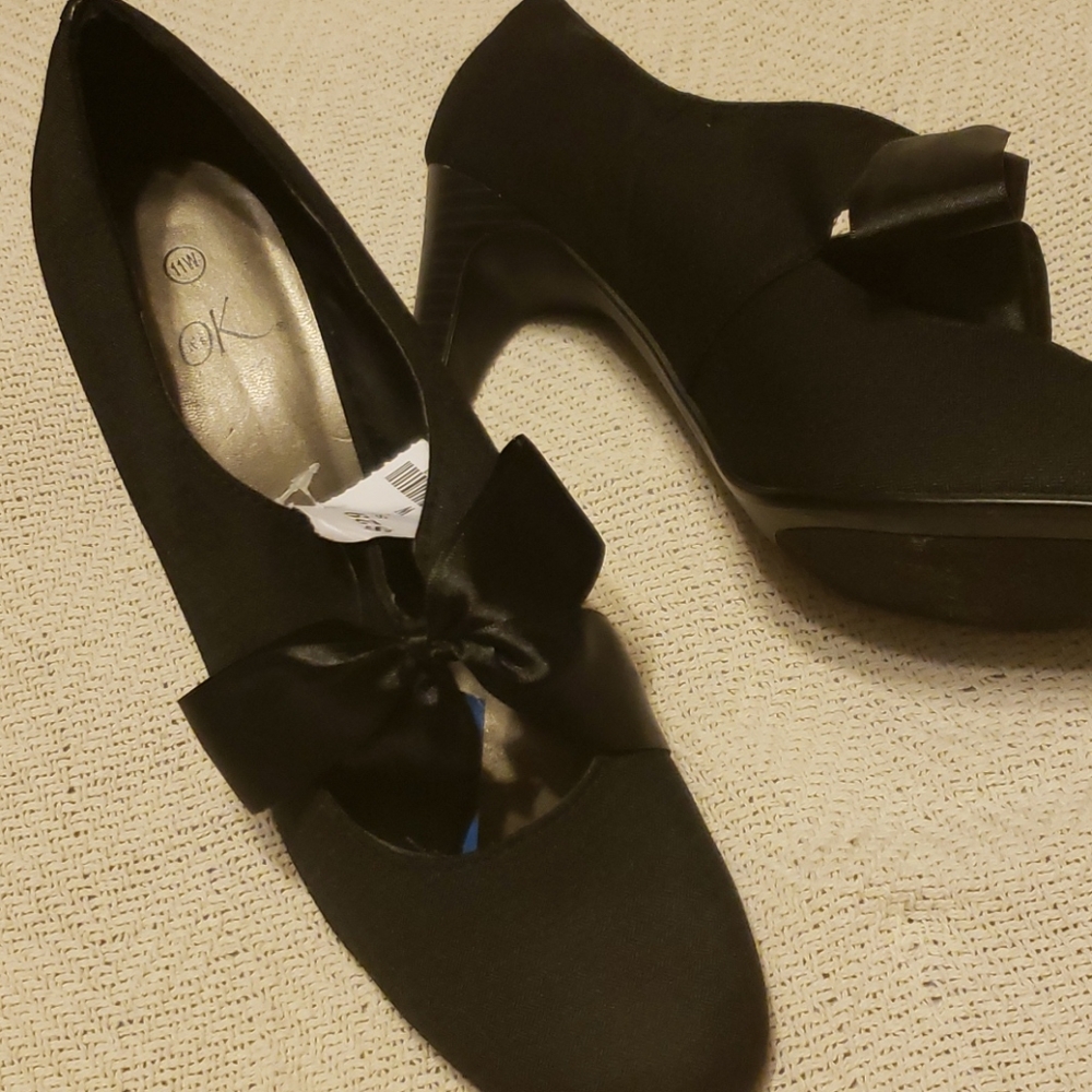 Shoes - Picture 2 of 3